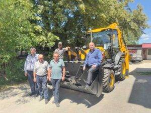 buldoexcavator-primarie-cernesti