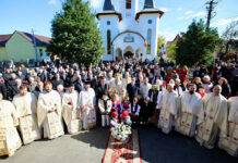 Binecuvântarea capelei de cimitir și Sfânta Liturghie Arhierească în Parohia Săsar