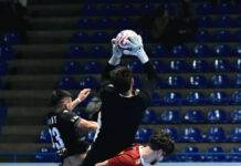 Campioana ediției precedente, eliminată în faza grupelor