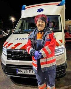 medic-femeie-ambulanta
