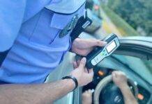 Un bărbat în vârstă de 33 de ani, drogat la volan