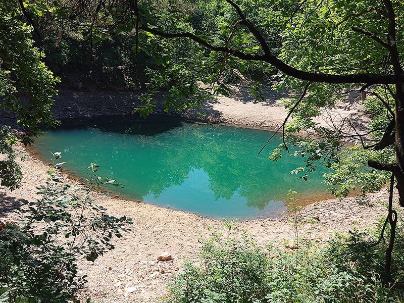 lac albastru 4