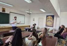Studenții de la Asistență Socială, instruiți de polițiști pentru prevenirea violenței și a infracțiunilor sexuale