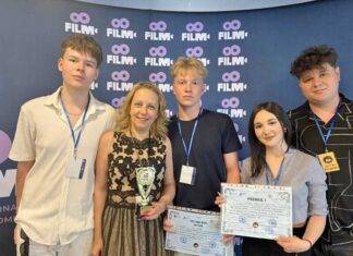 Profesoara Adriana Meșter i-a „condus” pe elevii șincaiști spre un nou succes: câștigarea trofeului Festivalului Național de Film