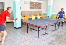 Tenis de masă la Azilul de Noapte