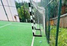 Baza sportivă din Poienile Izei, lăsată la liber, confundată cu loc de depozitare a gunoaielor