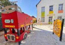 În Tăuții-Măgherăuș, curtea grădiniței, modernizată nonconformist