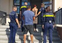 Fată de 17 ani, agresată de părinți