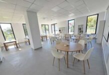 În Șomcuta Mare, servicii gratuite de frizerie și coafură pentru vârstnici
