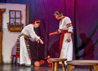 La teatru, întâlnire cu Fata babei și fata moșneagului