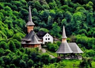 Hram la Mănăstirea Strâmtura